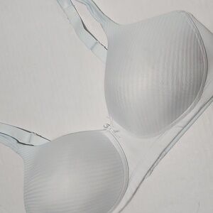 Vanity Fair Elegant Light Blue Wire Free Molded Pads Bra Size 36D